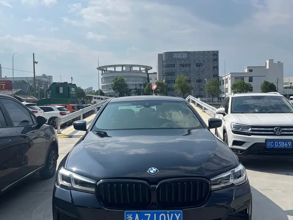 BMW 5 Series — миниатюра 2