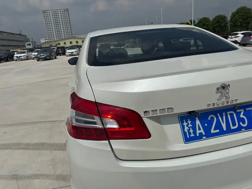 Peugeot 408 — миниатюра 17
