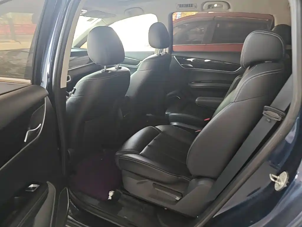 BYD MAX — миниатюра 17