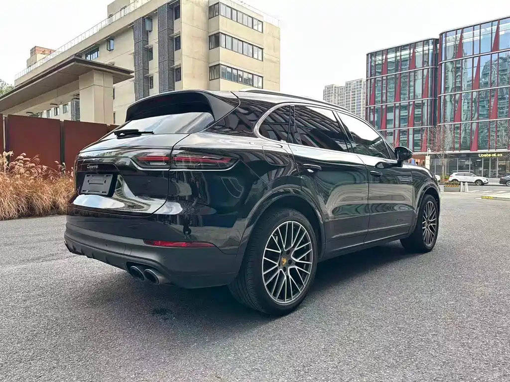 PORSCHE CAYENNE