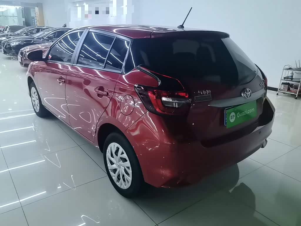 Toyota Vios FS 1.5 л 2022 г. красный/фиолетовый, пробег 37200 км