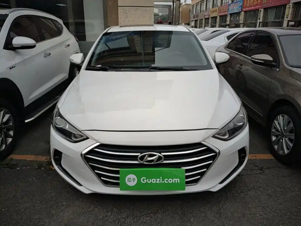 Hyundai Elantra — миниатюра 3