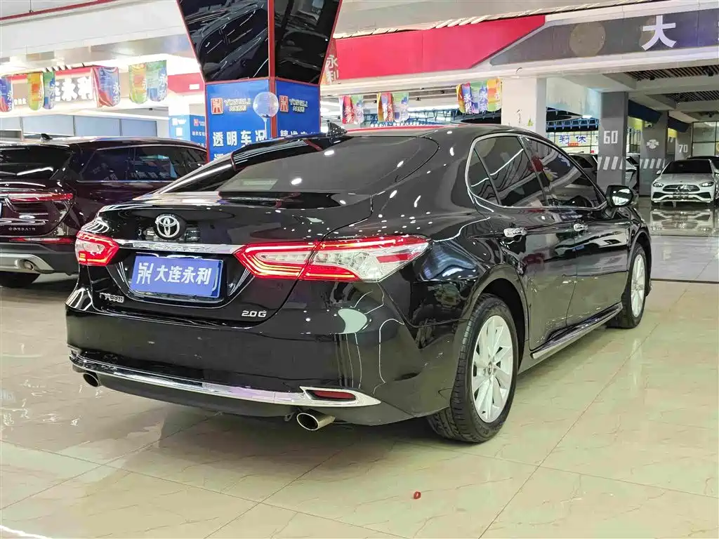 Toyota Camry — миниатюра 14