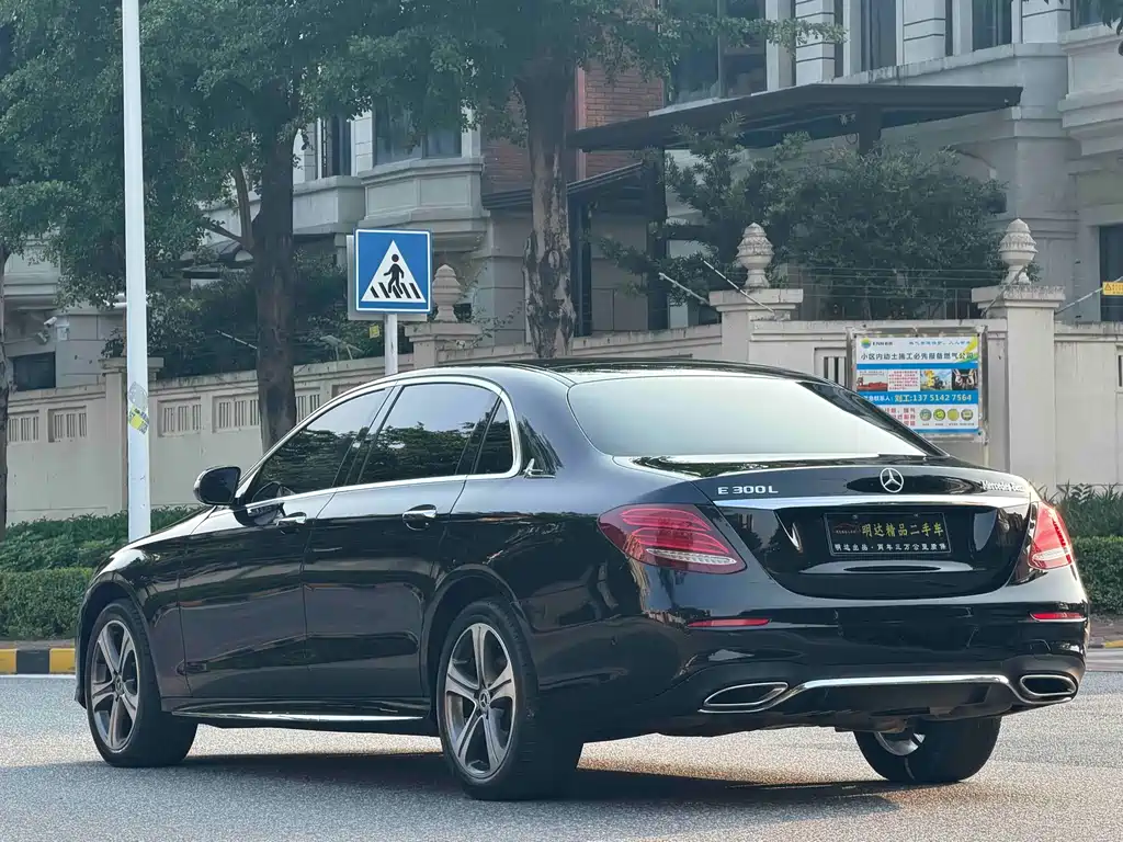 Mercedes-Benz E-Class — миниатюра 4