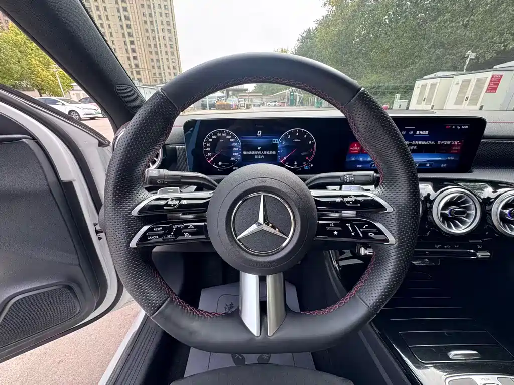 Mercedes-Benz A-Class — миниатюра 8