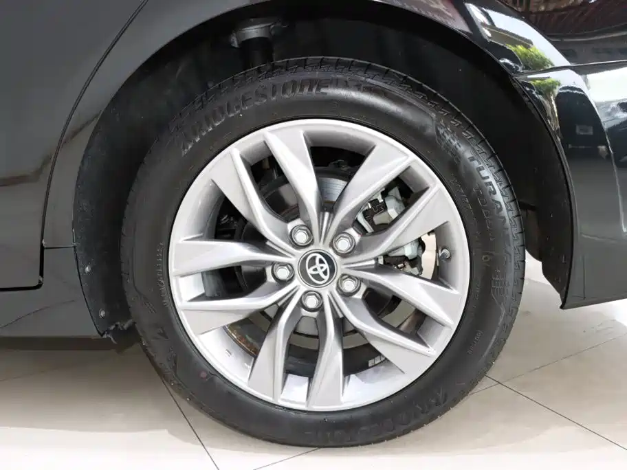 Toyota Avalon — миниатюра 16