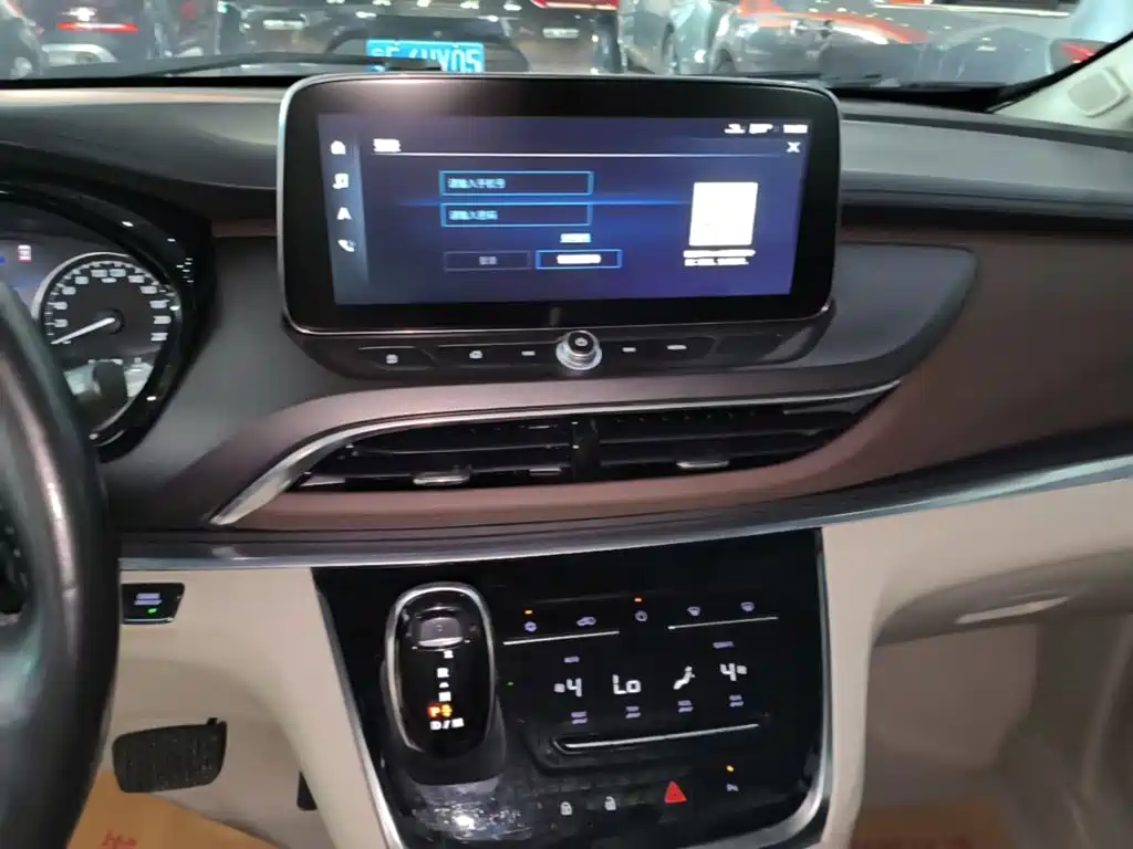 Buick GL8 — миниатюра 13