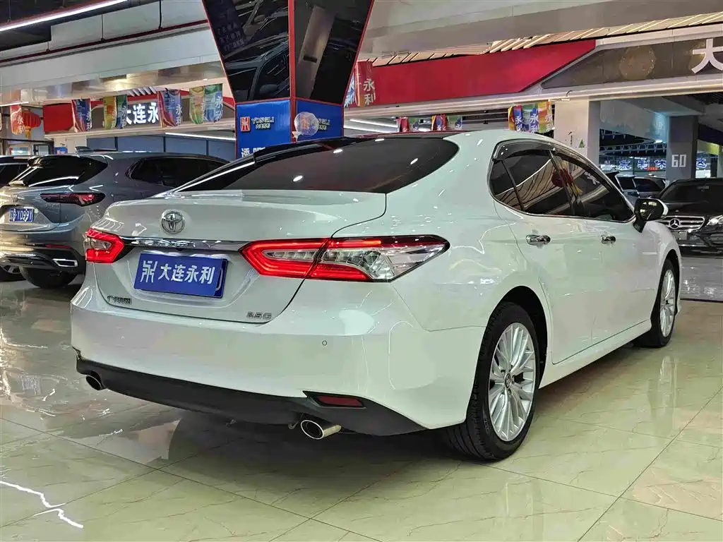 Toyota Camry — миниатюра 14