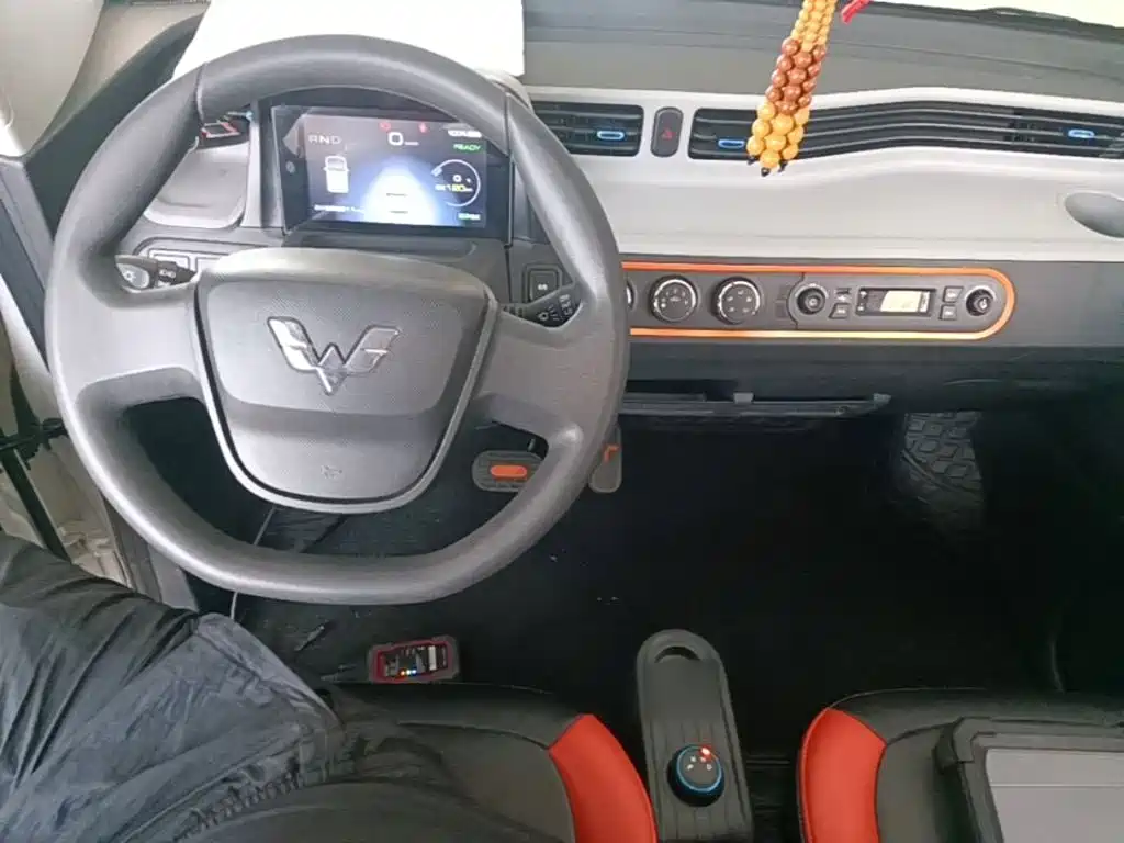 Wuling MINIEV — миниатюра 10