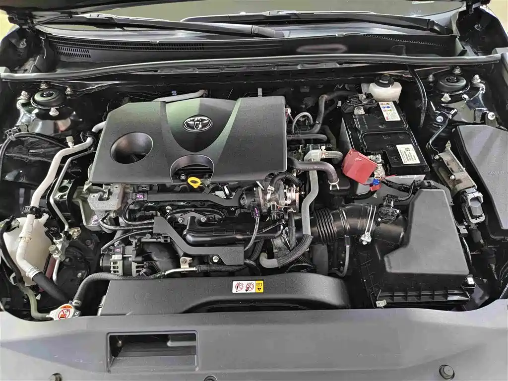 Toyota Camry — миниатюра 12