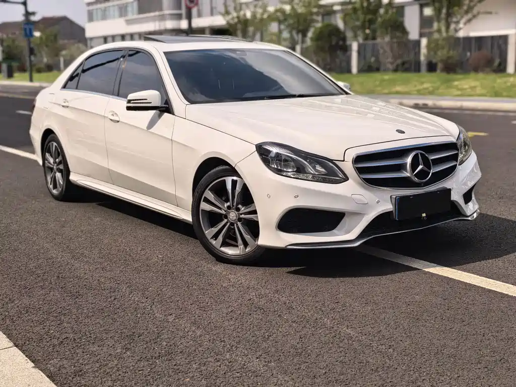 Mercedes-Benz E-Class — миниатюра 3