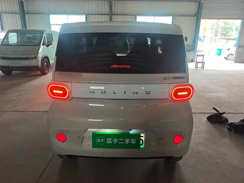 Wuling MINIEV — миниатюра 6