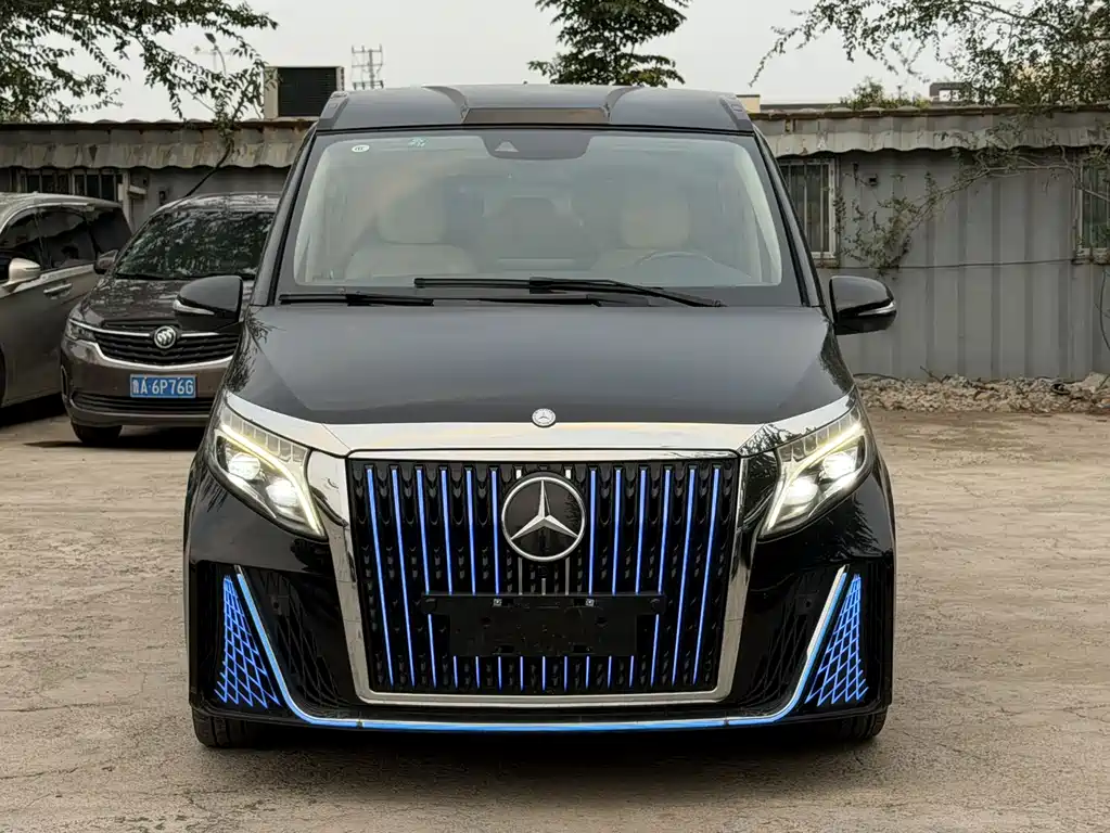Mercedes-Benz V-Class — миниатюра 2