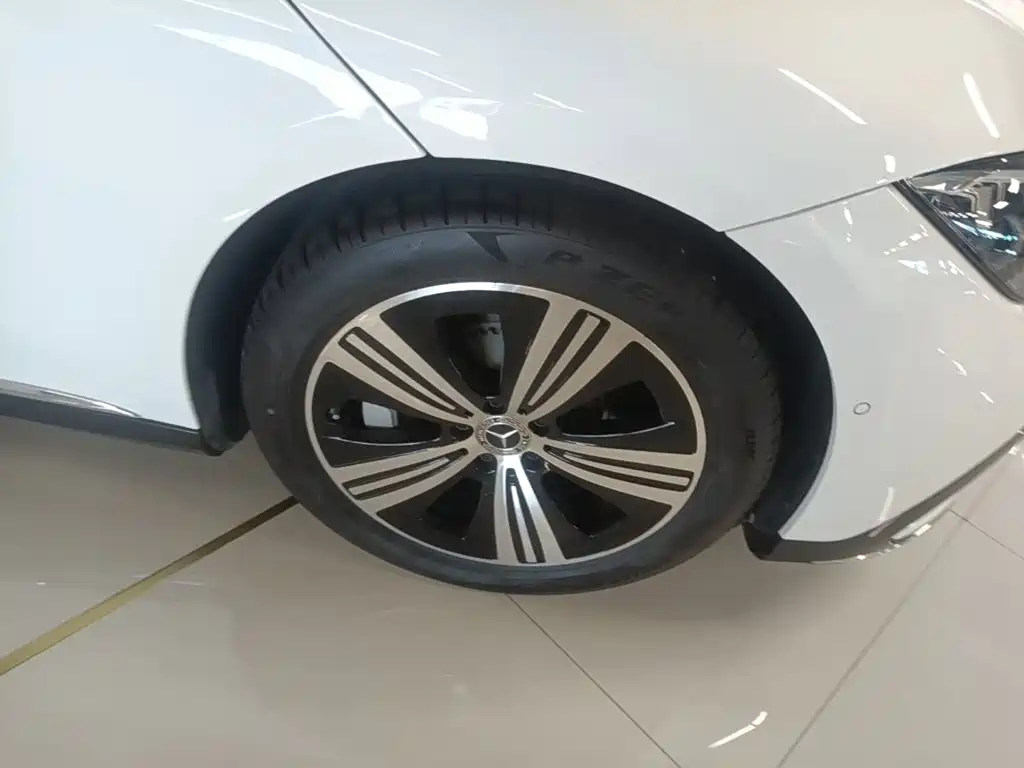 Mercedes-Benz EQE — миниатюра 12