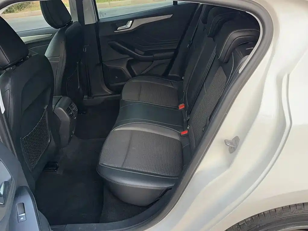 Peugeot 2008 — миниатюра 12
