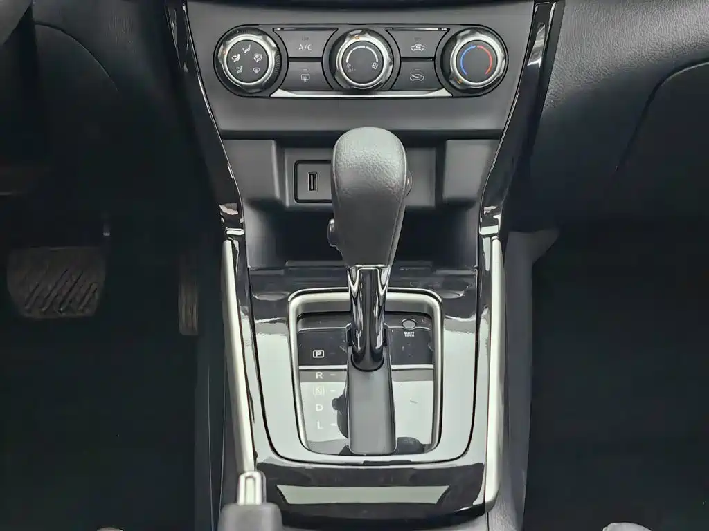 Nissan Sylphy — миниатюра 13