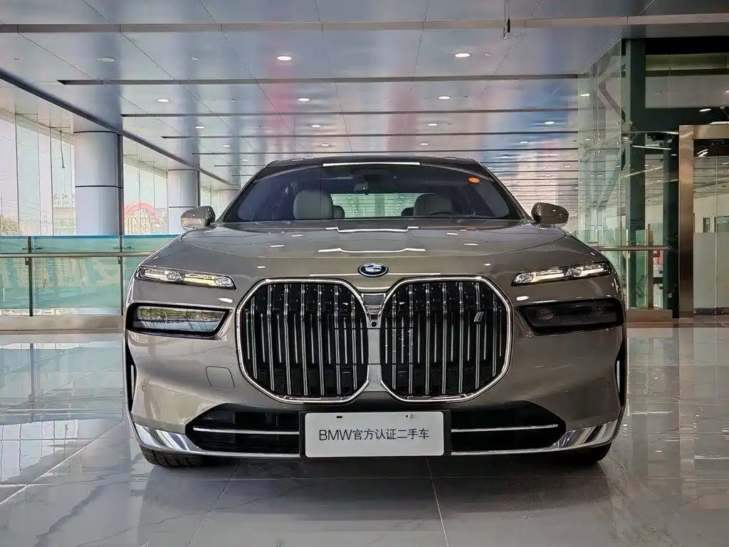 BMW i7 — миниатюра 3