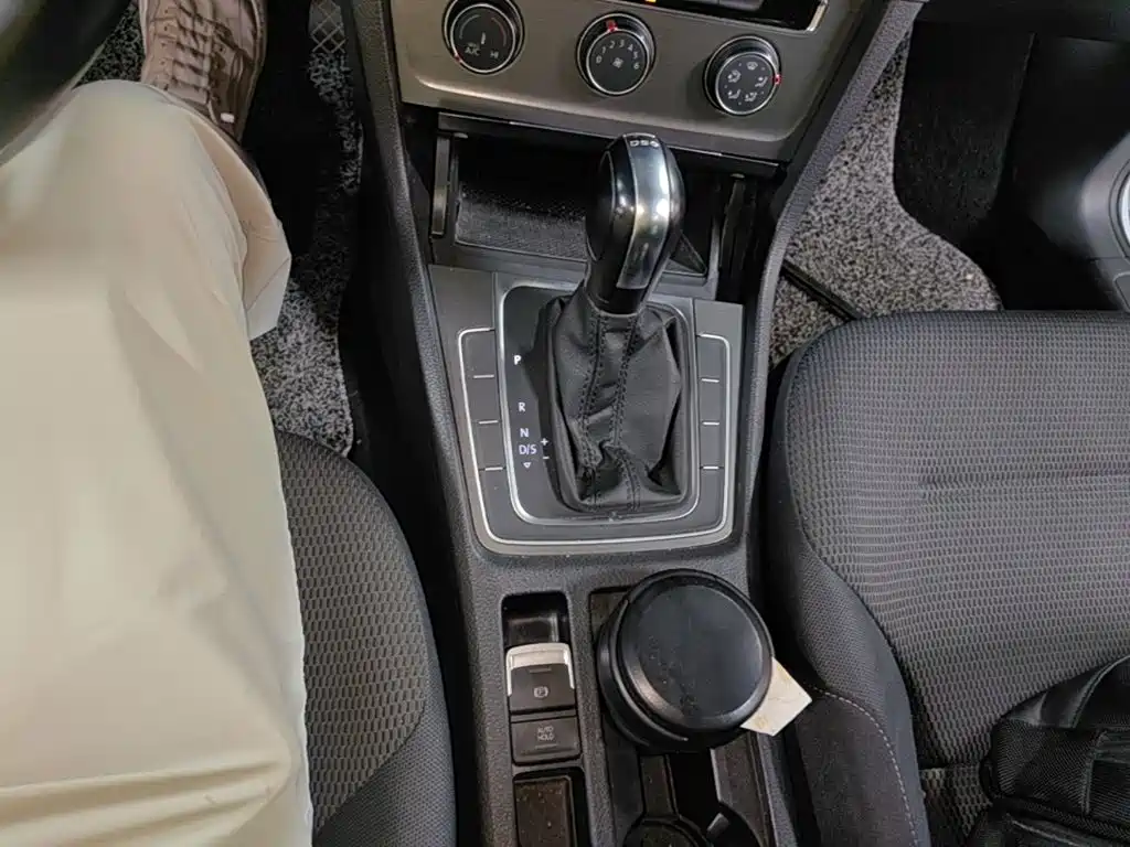 Volkswagen Golf — миниатюра 14