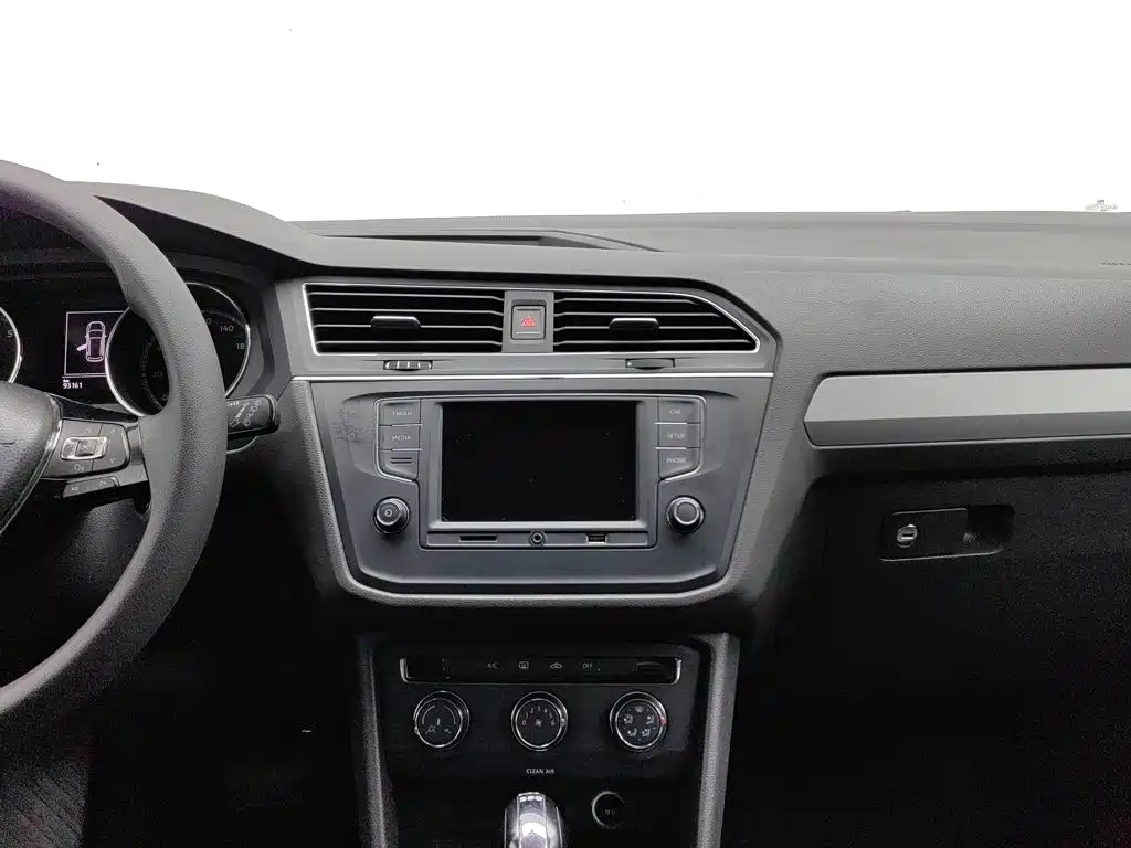 Volkswagen Tiguan L — миниатюра 12