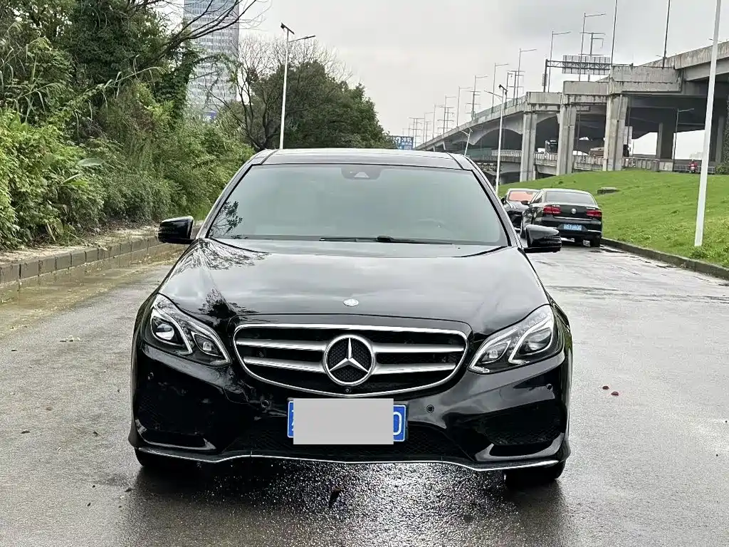 Mercedes-Benz E-Class — миниатюра 2