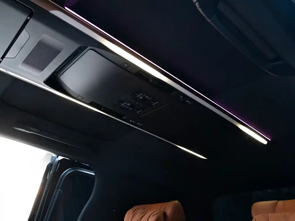Toyota Alphard — миниатюра 14
