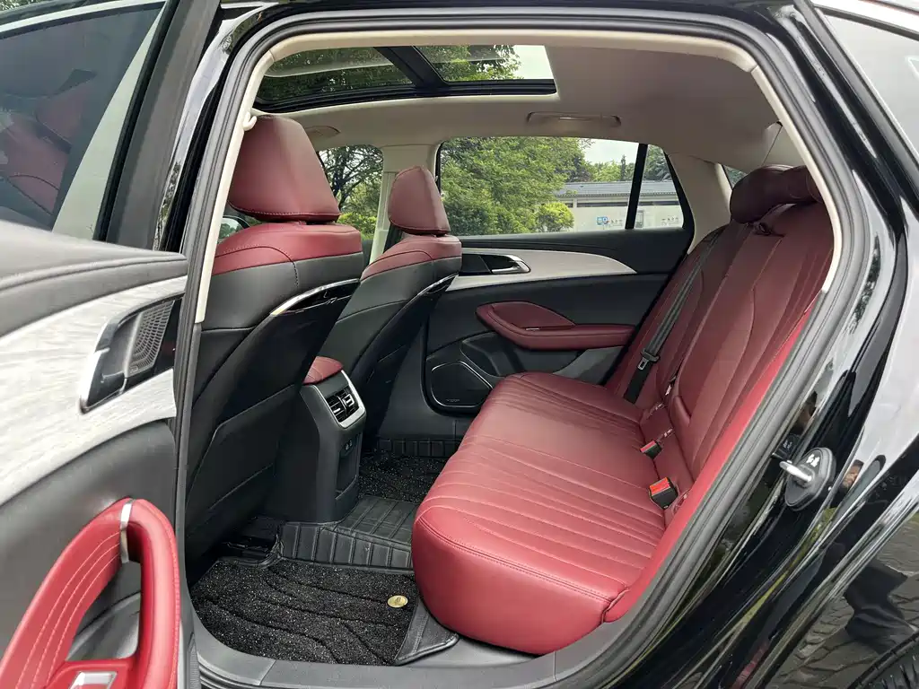 Hongqi Hongqi H5 — миниатюра 13