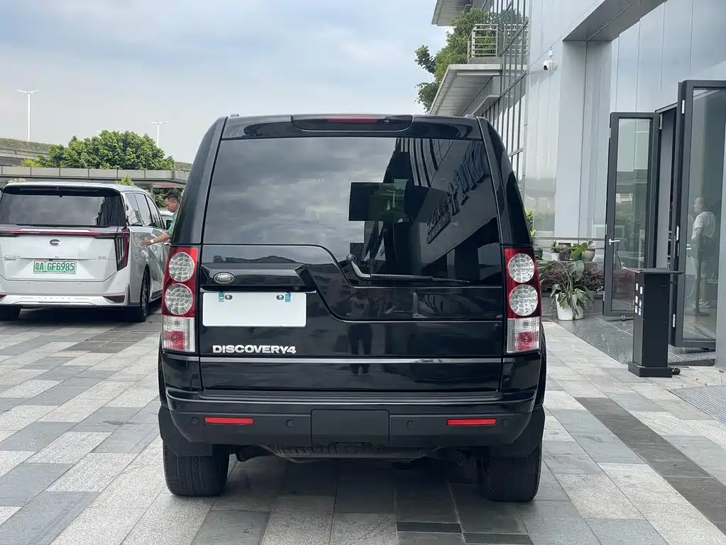 Land Rover Discovery — миниатюра 18