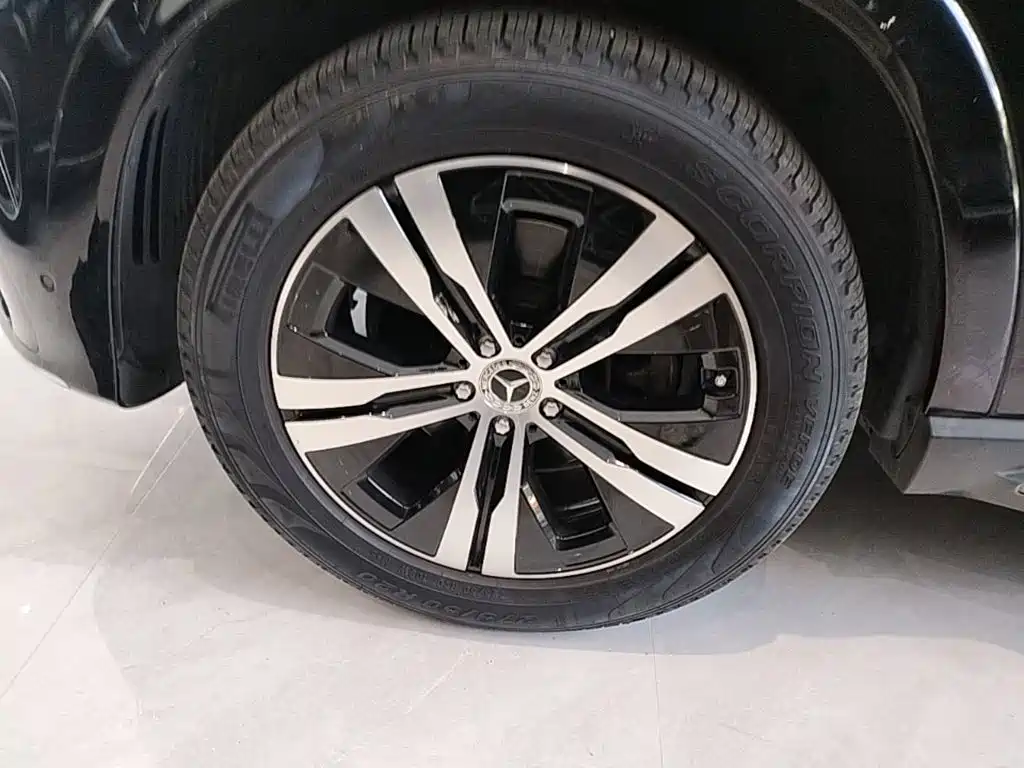 Mercedes-Benz GLE (Import) — миниатюра 23
