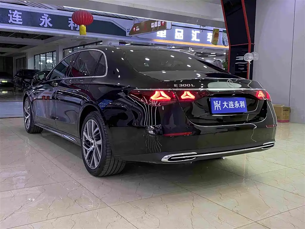 Mercedes-Benz E-Class — миниатюра 18