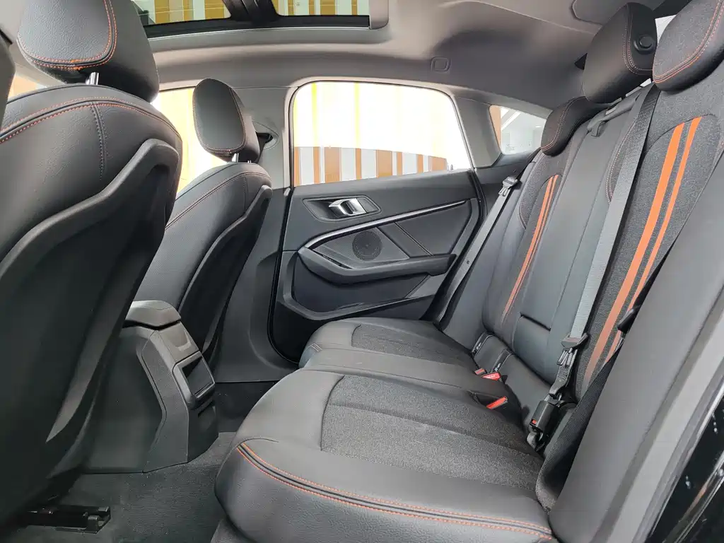 BMW 2 Series (Import) — миниатюра 7