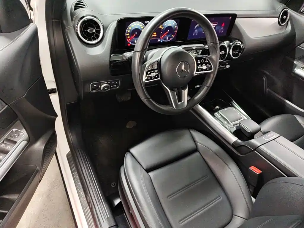 Mercedes-Benz GLA — миниатюра 21