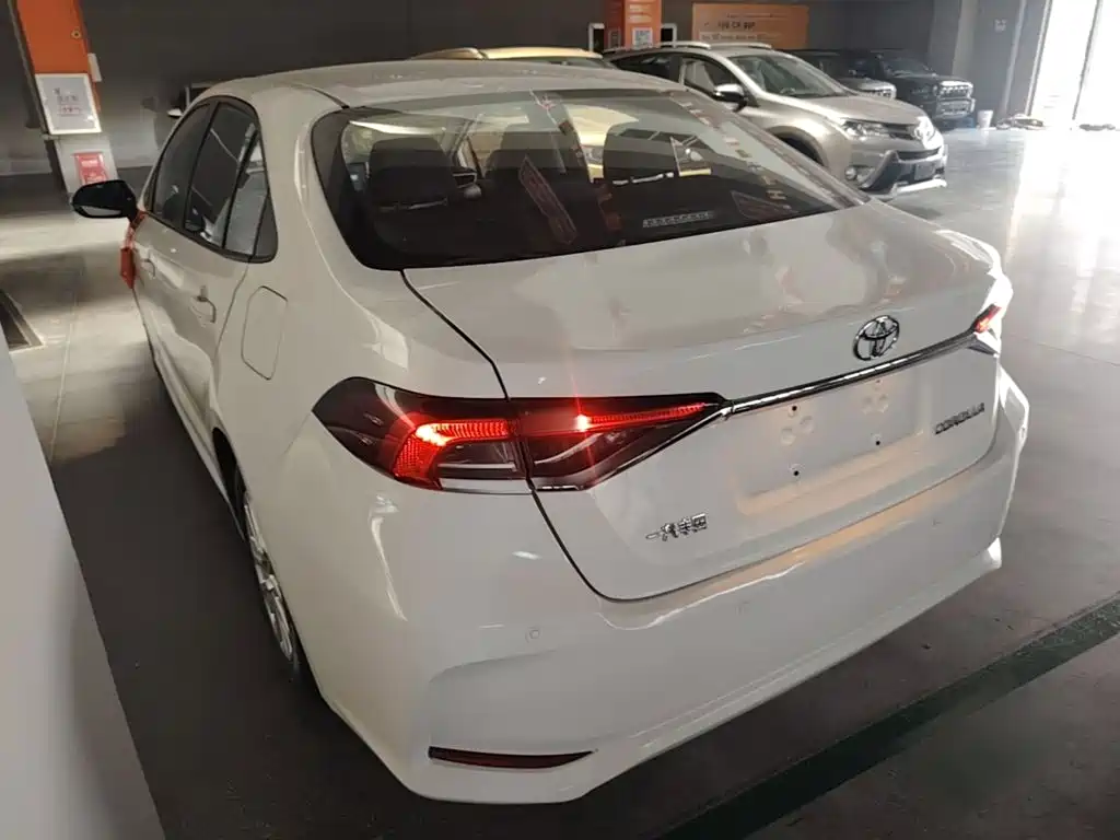 Toyota Corolla — миниатюра 5