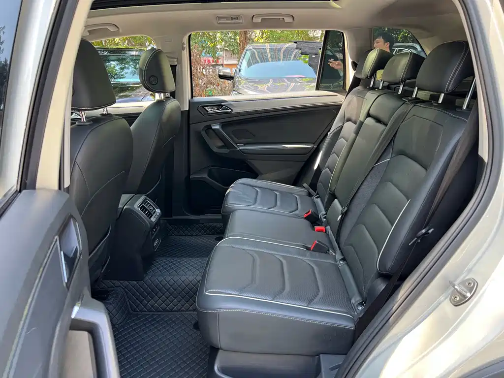 Volkswagen Tiguan L — миниатюра 10