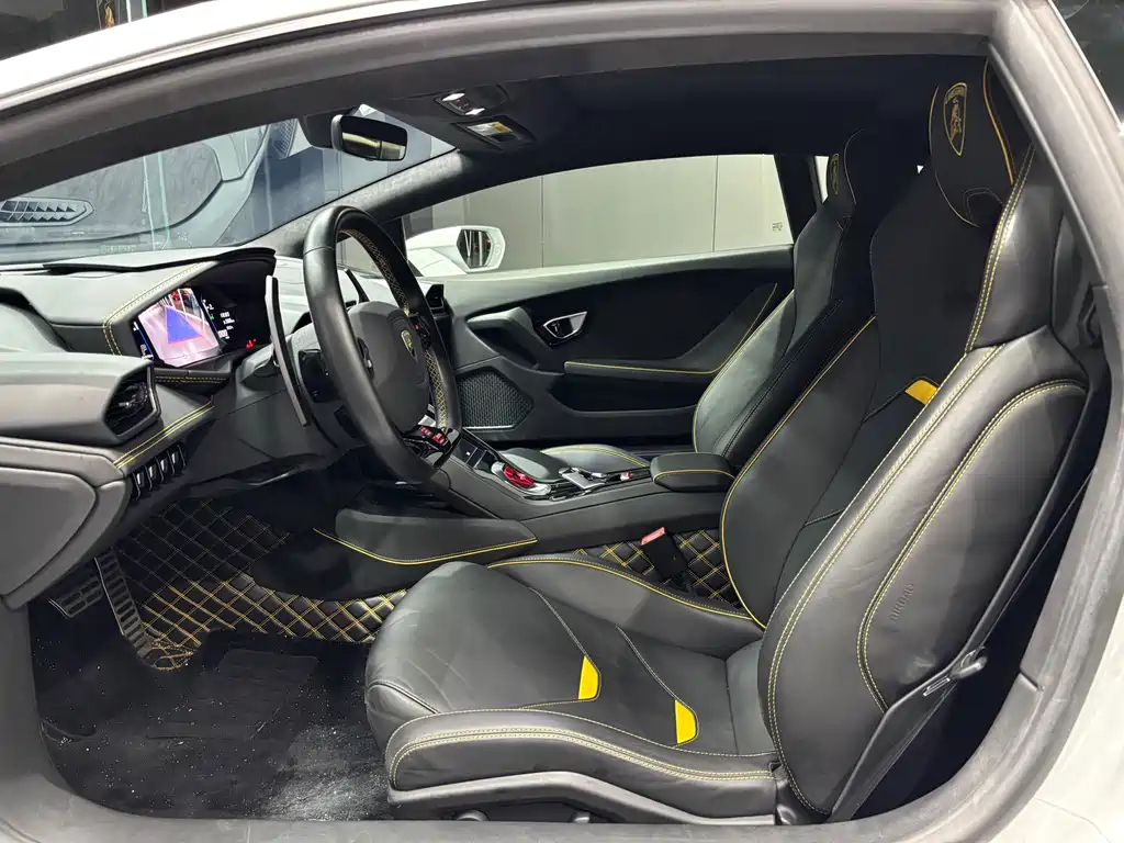 LAMBORGHINI HURACÁN
