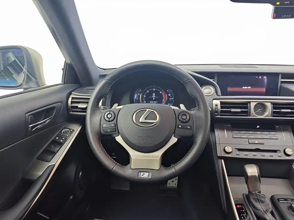 Lexus IS — миниатюра 12