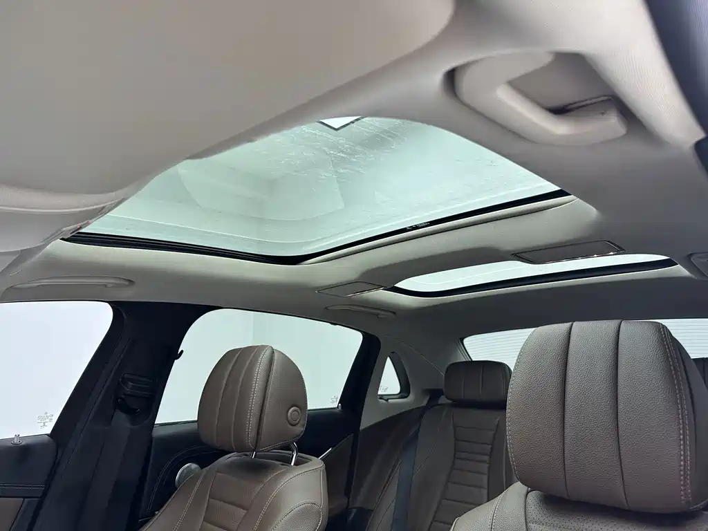 Mercedes-Benz E-Class — миниатюра 14