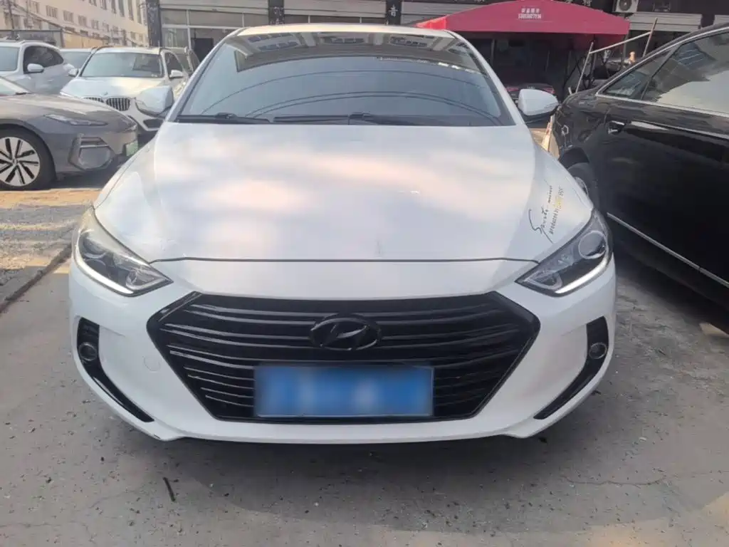 Hyundai Elantra — миниатюра 3