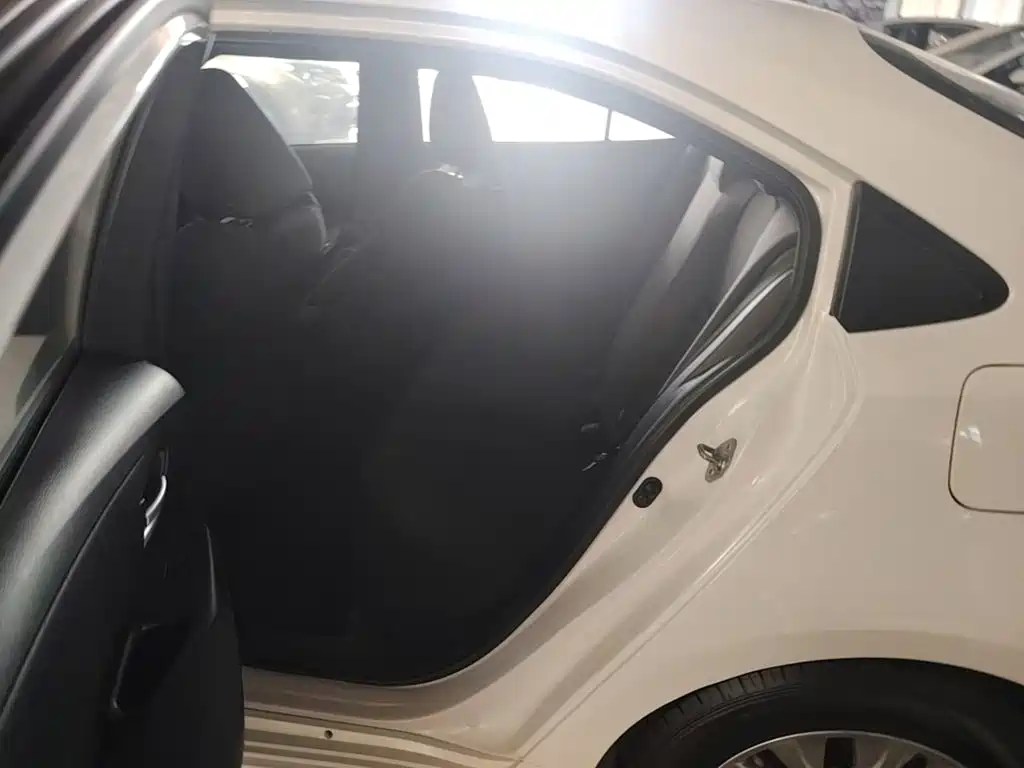 Toyota Corolla — миниатюра 17