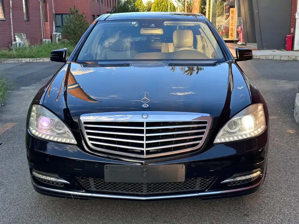 Mercedes-Benz S-Class — миниатюра 2