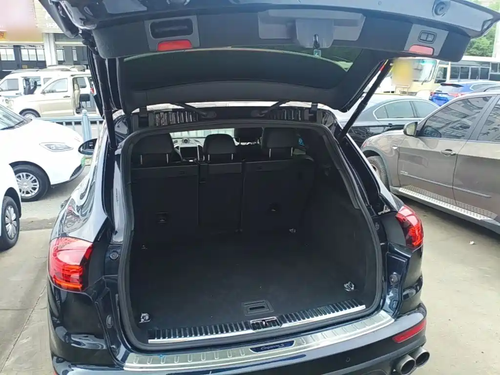 Porsche Cayenne — миниатюра 19