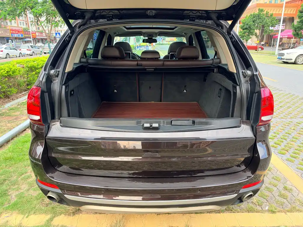 BMW X5 (Import) — миниатюра 9