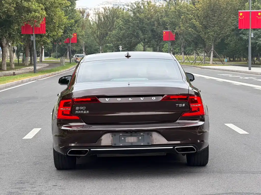 Volvo S90 — миниатюра 5
