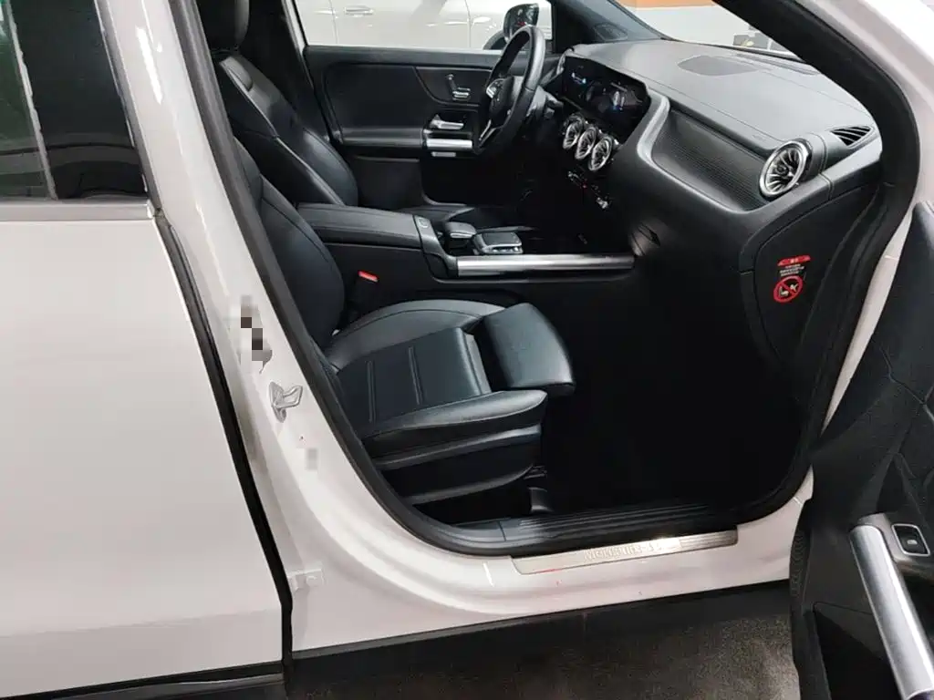 Mercedes-Benz GLA — миниатюра 9
