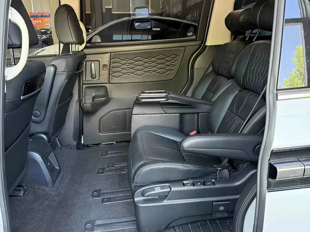 Honda Elysion — миниатюра 11