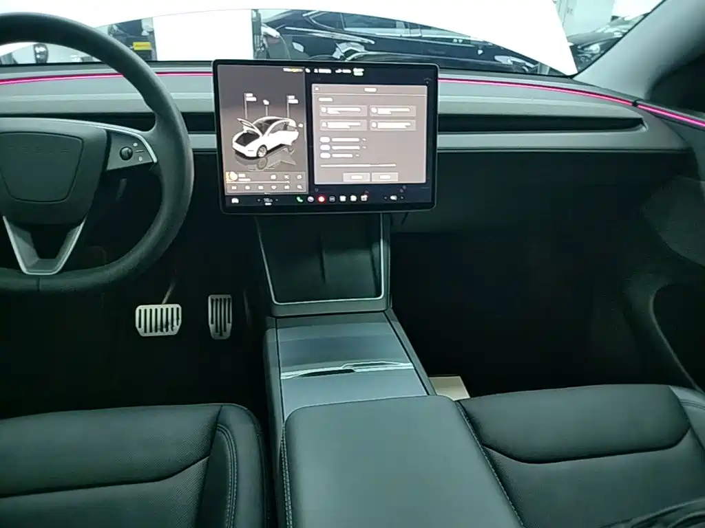 Tesla Model Y — миниатюра 13