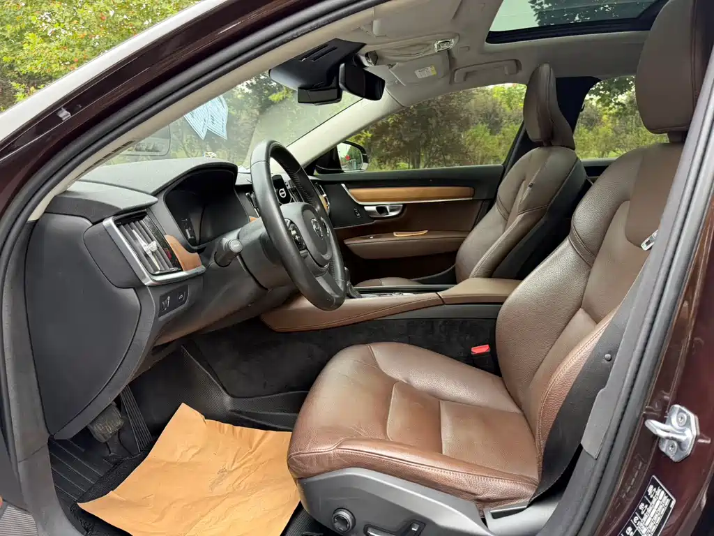 Volvo S90 — миниатюра 8