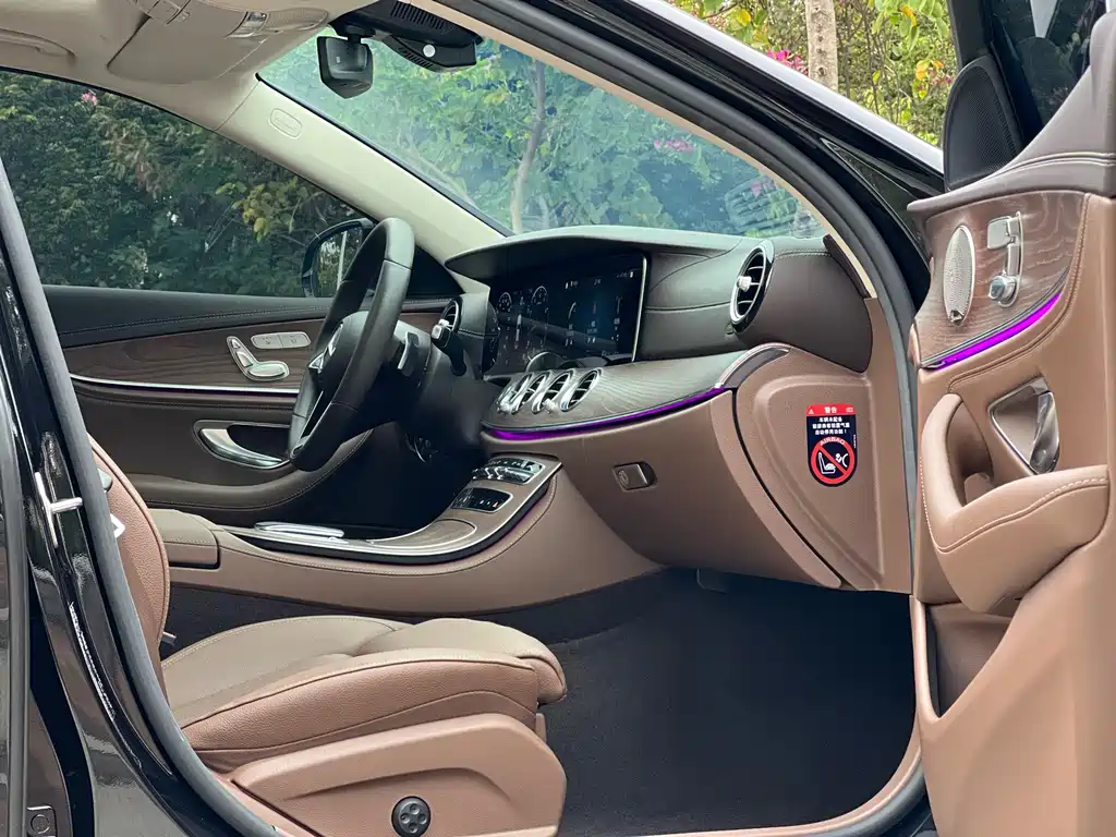 Mercedes-Benz E-Class — миниатюра 8