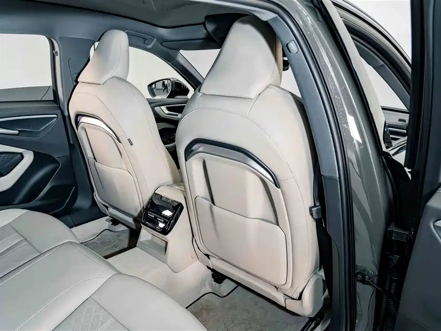 Audi A5L — миниатюра 18