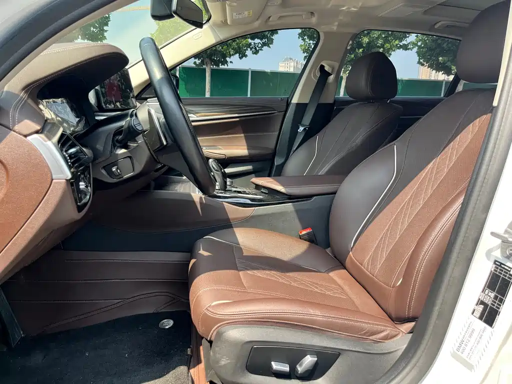 BMW 5 Series — миниатюра 6
