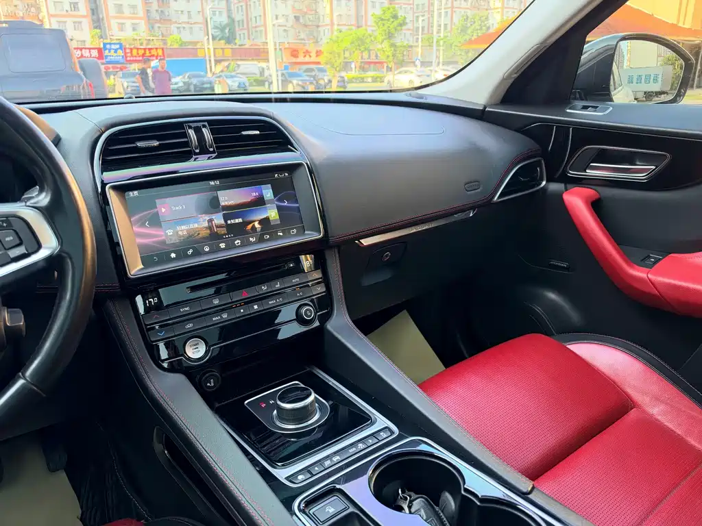 Jaguar F-PACE — миниатюра 16